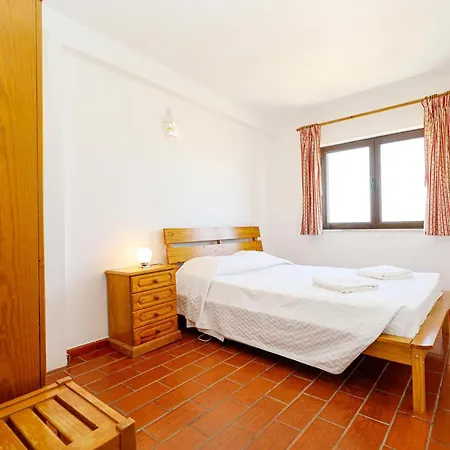 B71 - Pipas House In Daire Lagos