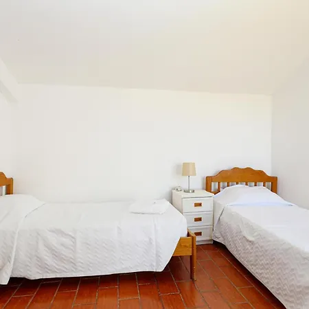 B71 - Pipas House In