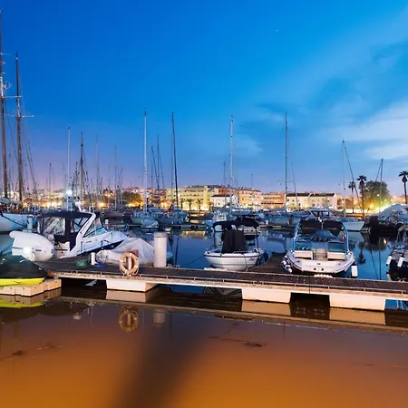 B71 - Pipas House In لاغوس