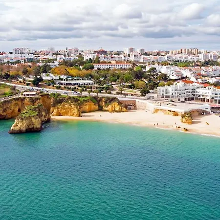 B71 - Pipas House In * لاغوس