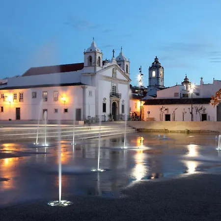 B71 - Pipas House In لاغوس