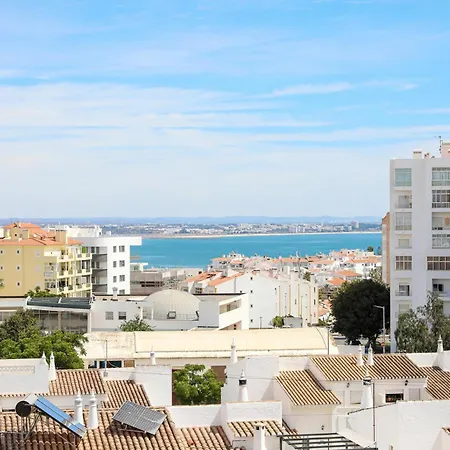 B71 - Pipas House In