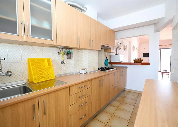 B71 - Pipas House In Lagos