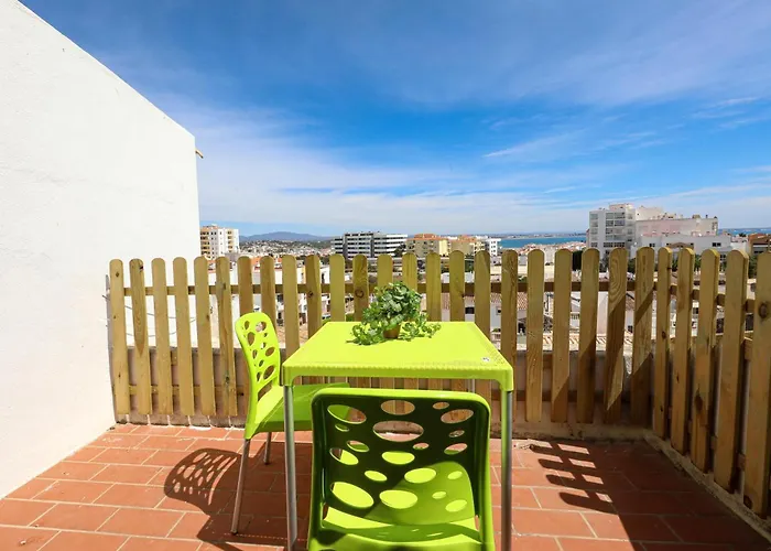 B71 - Pipas House In ラゴス